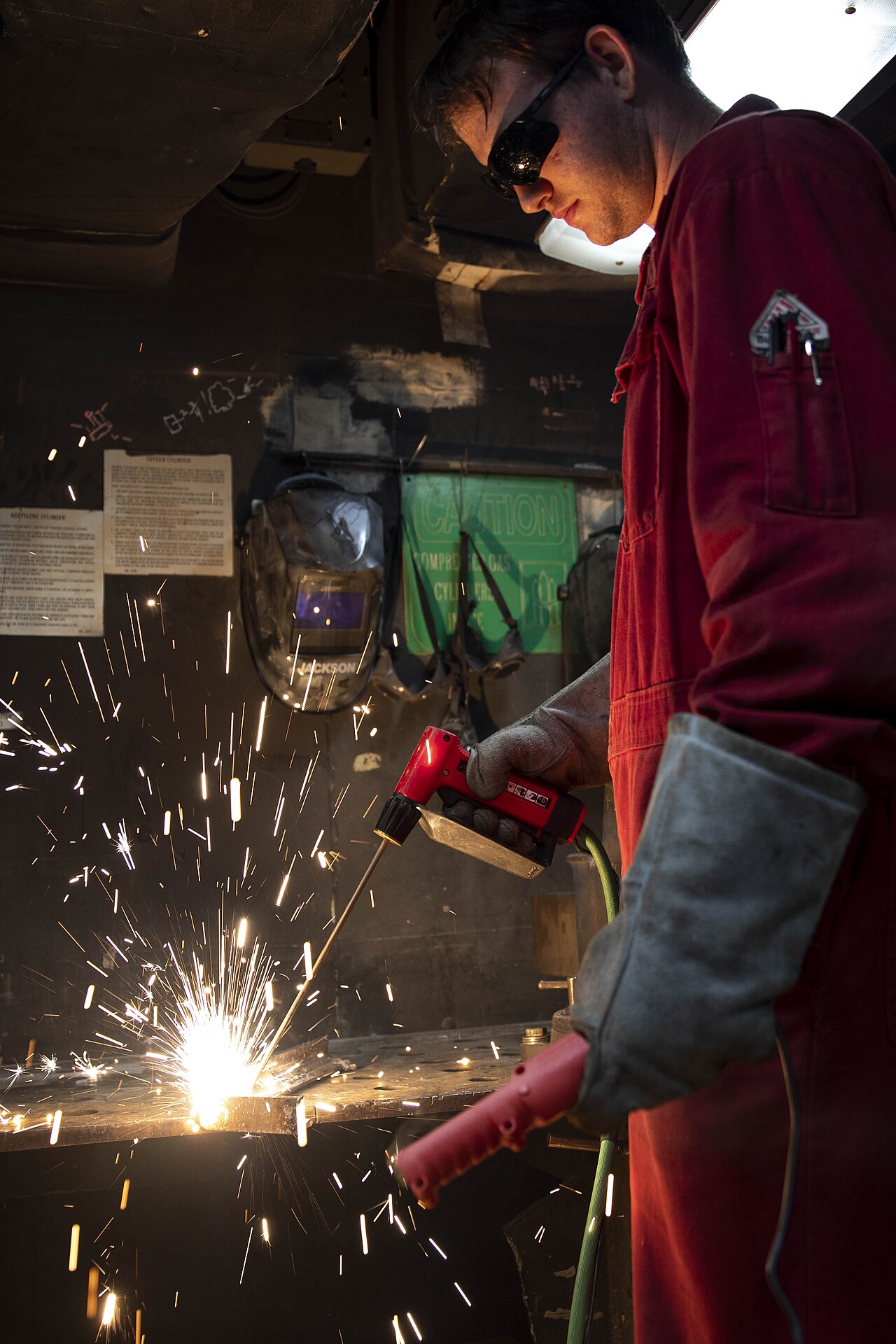 Linear MCP Integration Cuts Context-Switching for Claude Users — Sailor Cuts Angle Iron (8576605)