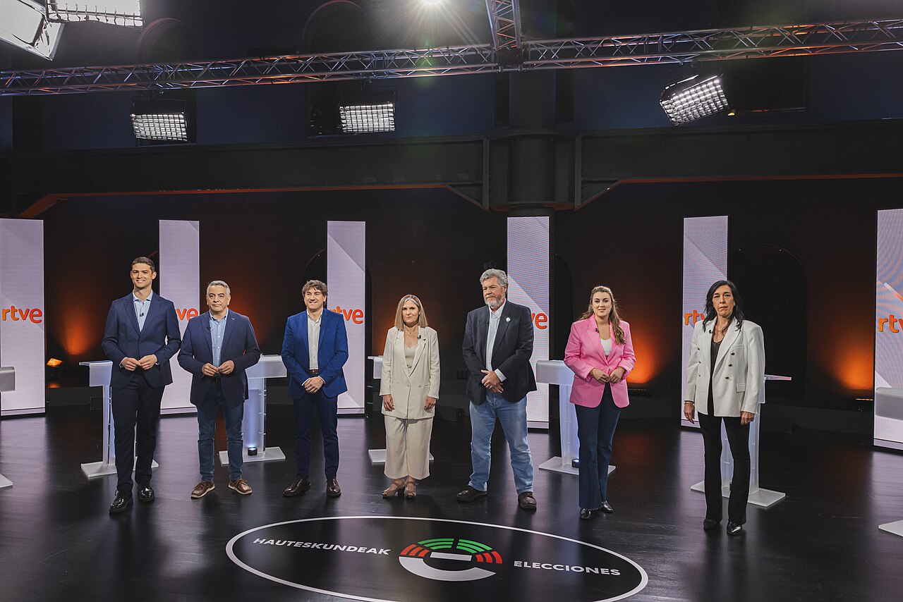 Community Debate Erupts Over Value of Custom Casino Game Development — Debate RTVE